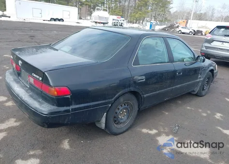 1998 Toyota Camry Le from USA, damaged, VIN 4T1BG22K7WU236334